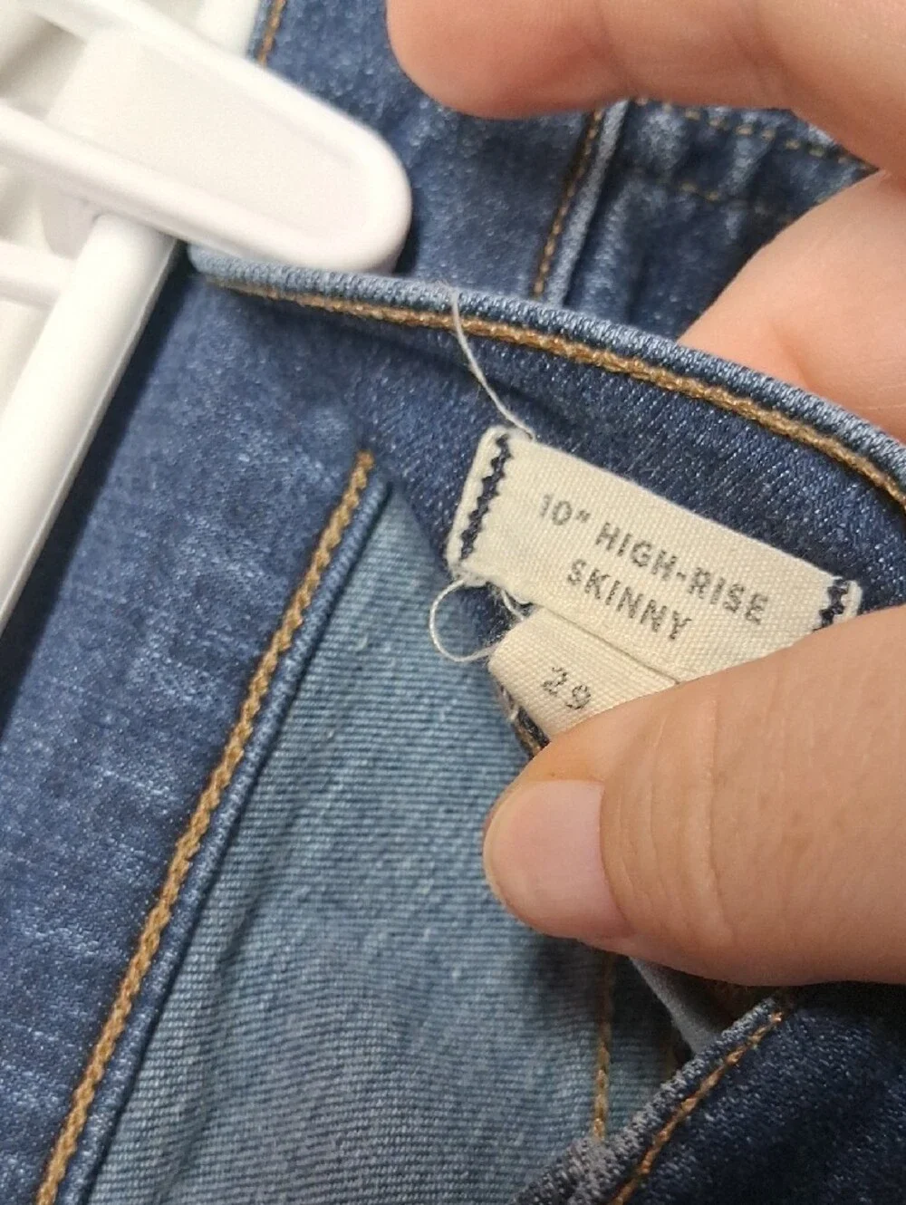 Madewell High-Rise Slim Crop Jeans in Dark Blue Wash